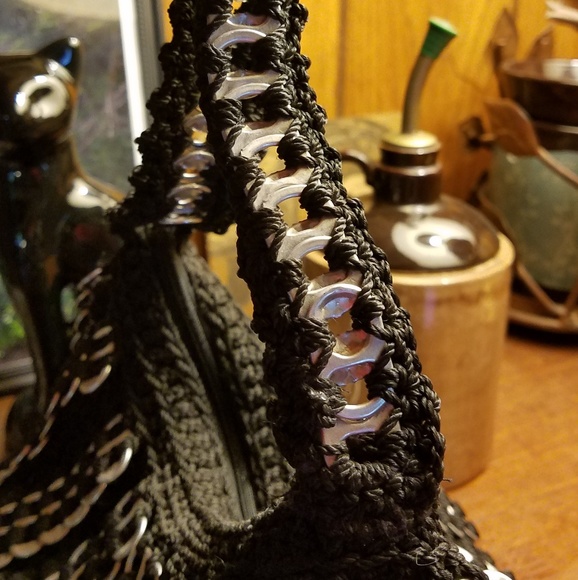 Eco chic crocheted tab purse - Picture 2 of 7